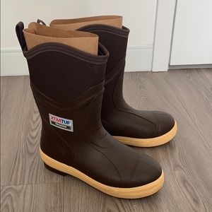 Men’s XTRATUF rain/snow boot. NWT in brown